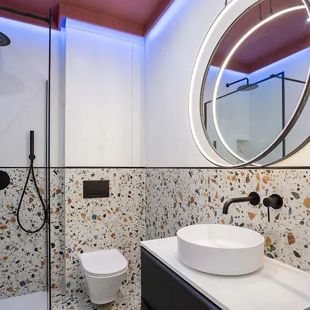 Comfy Modern In Old Town Parking Properunit Apartamento