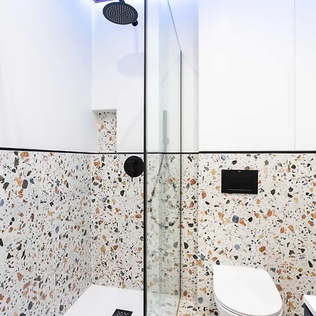 Comfy Modern In Old Town Parking By Hoomvi 브로츠와프