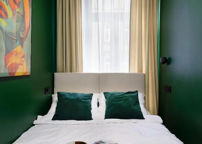 Comfy Modern In Old Town Parking Properunit * Vratislav